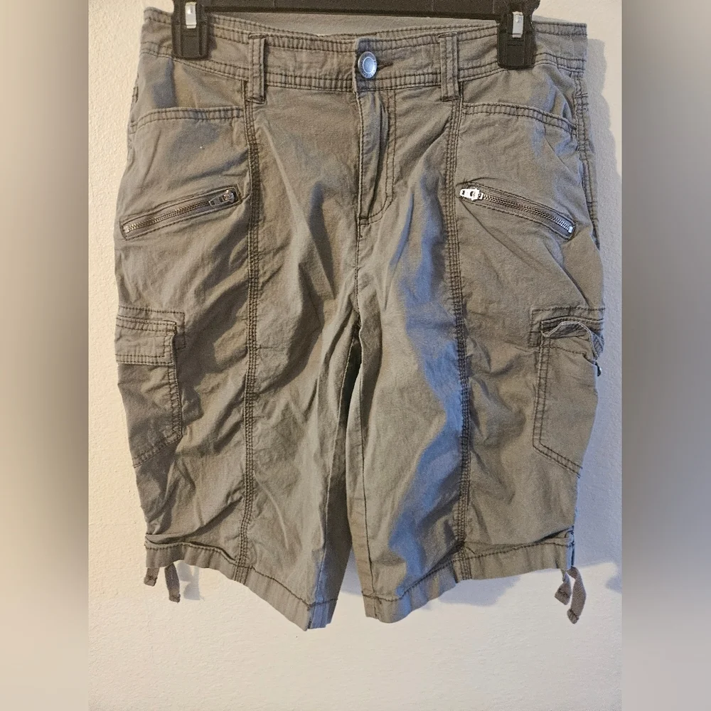 Naturals Reflections Womans Bermuda Shorts Size 6 - Picture 2 of 16